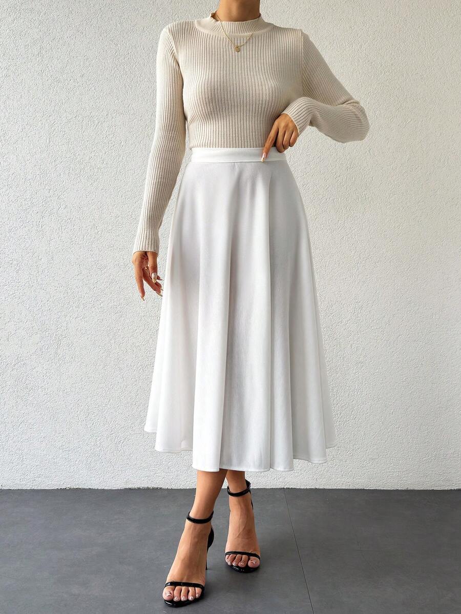 Klassisk medellång kjol