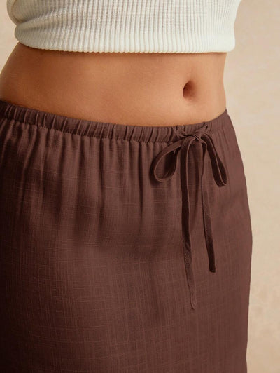 Minimalistisk Kjol med Dragsko