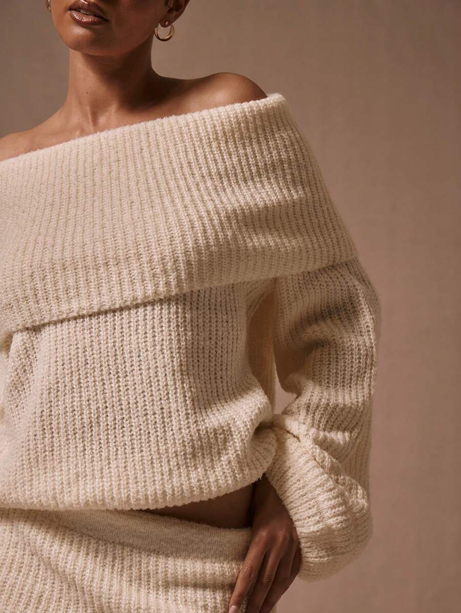 Stickad tröja med bara axlar