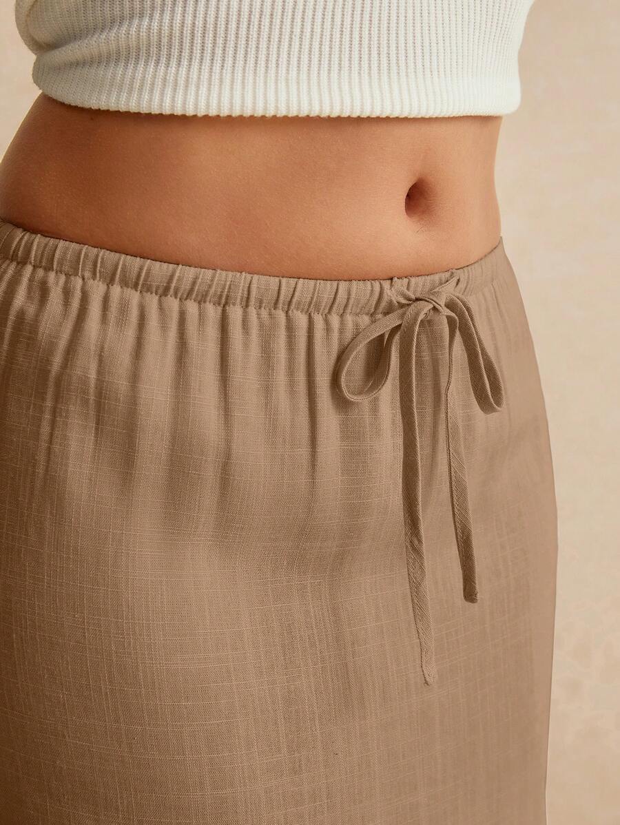 Minimalistisk Kjol med Dragsko