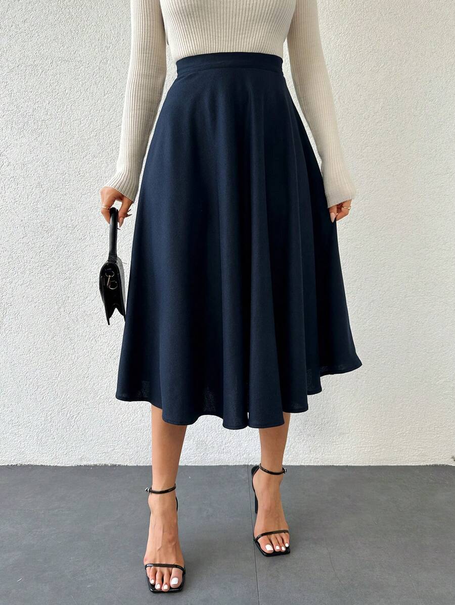 Klassisk medellång kjol