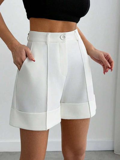 Skräddarsydda midjeshorts med detaljsöm