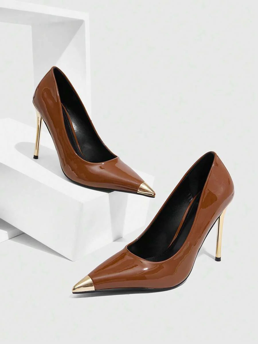 Eleganta pumps med spetsig tå