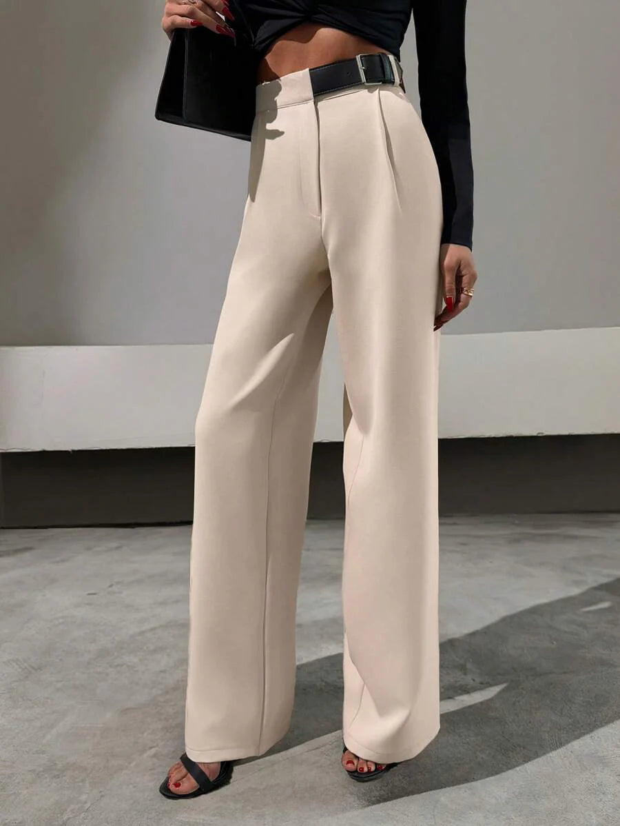 Raka byxor med bältdetalj