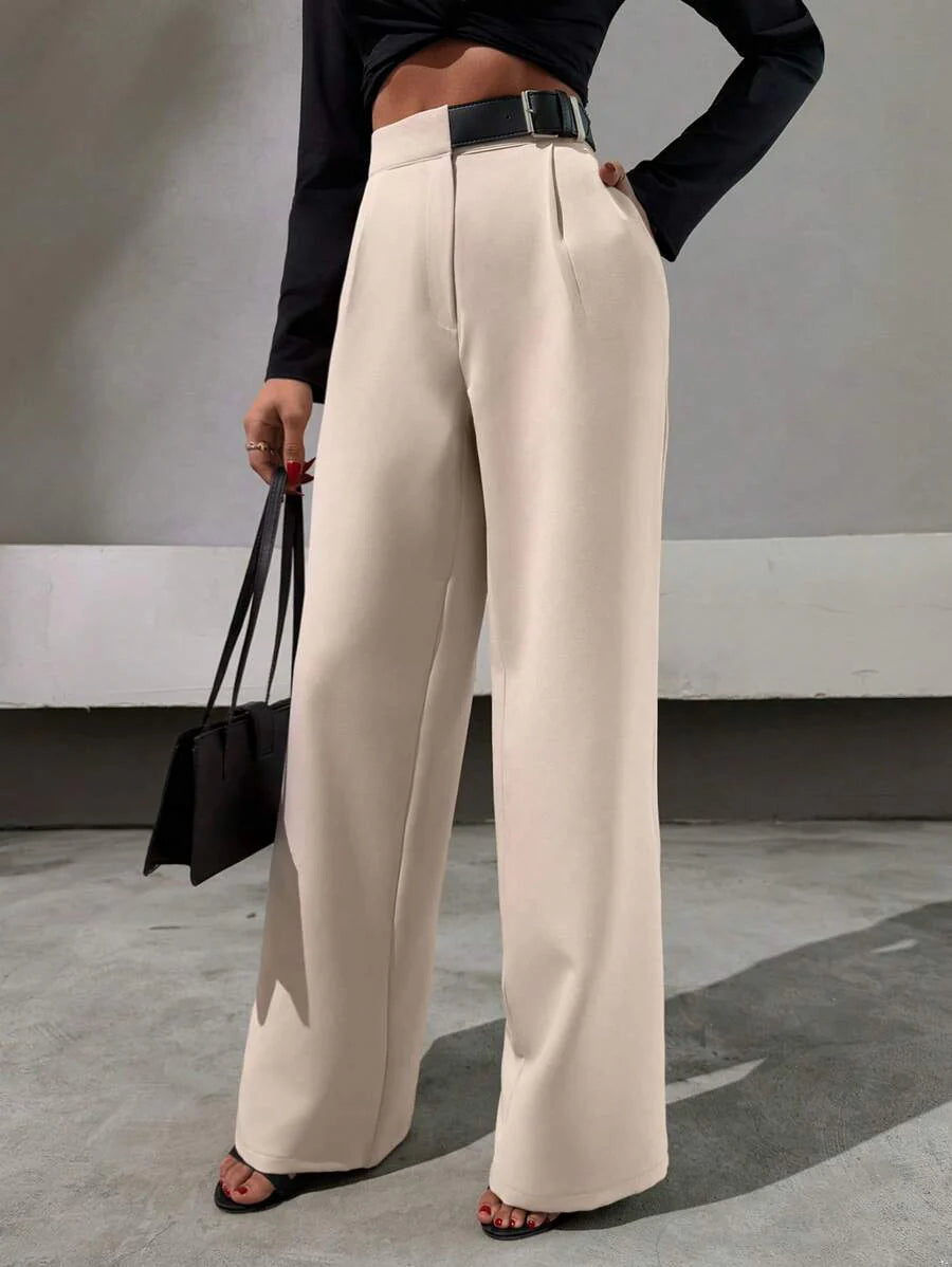 Raka byxor med bältdetalj