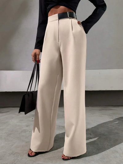 Raka byxor med bältdetalj