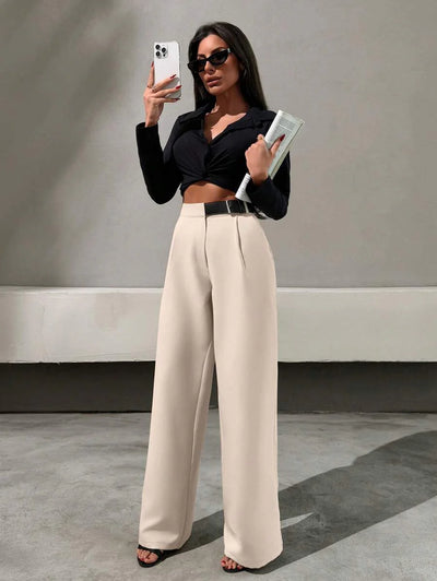 Raka byxor med bältdetalj