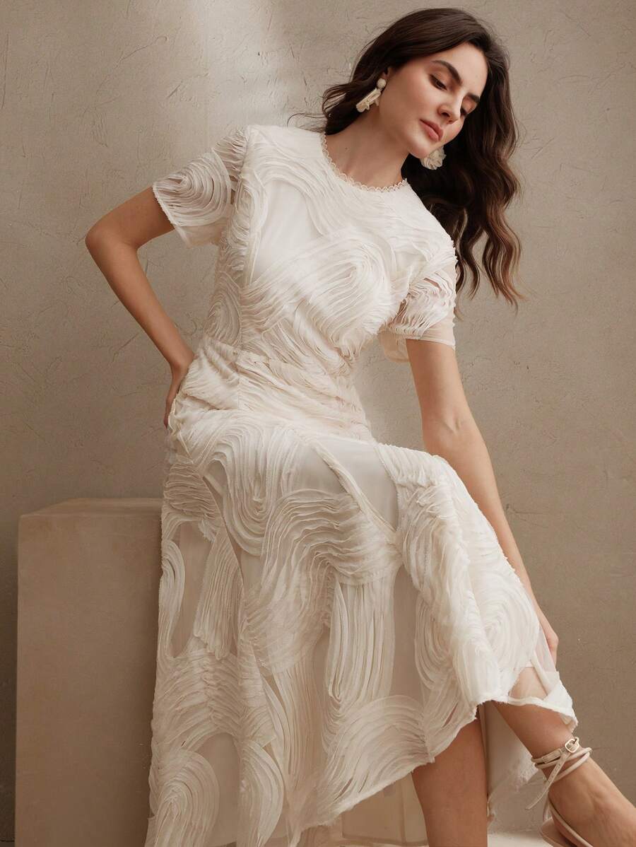 Blommig Rynkad Miniklänning