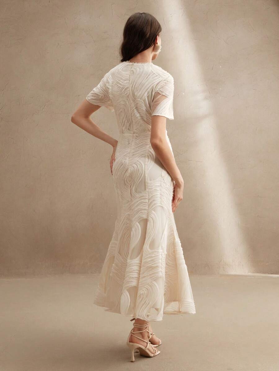 Blommig Rynkad Miniklänning