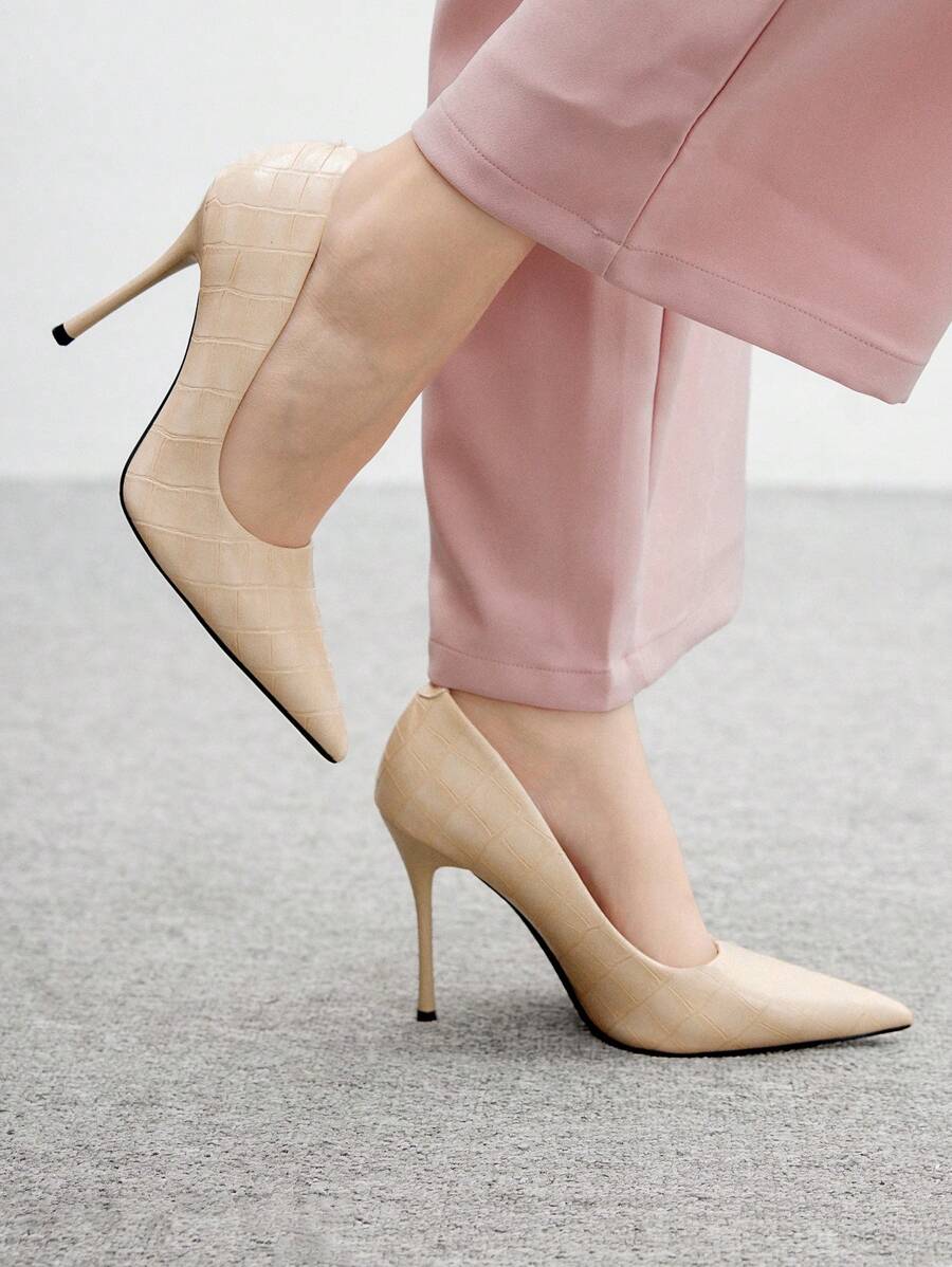 Eleganta pumps med spetsig tå