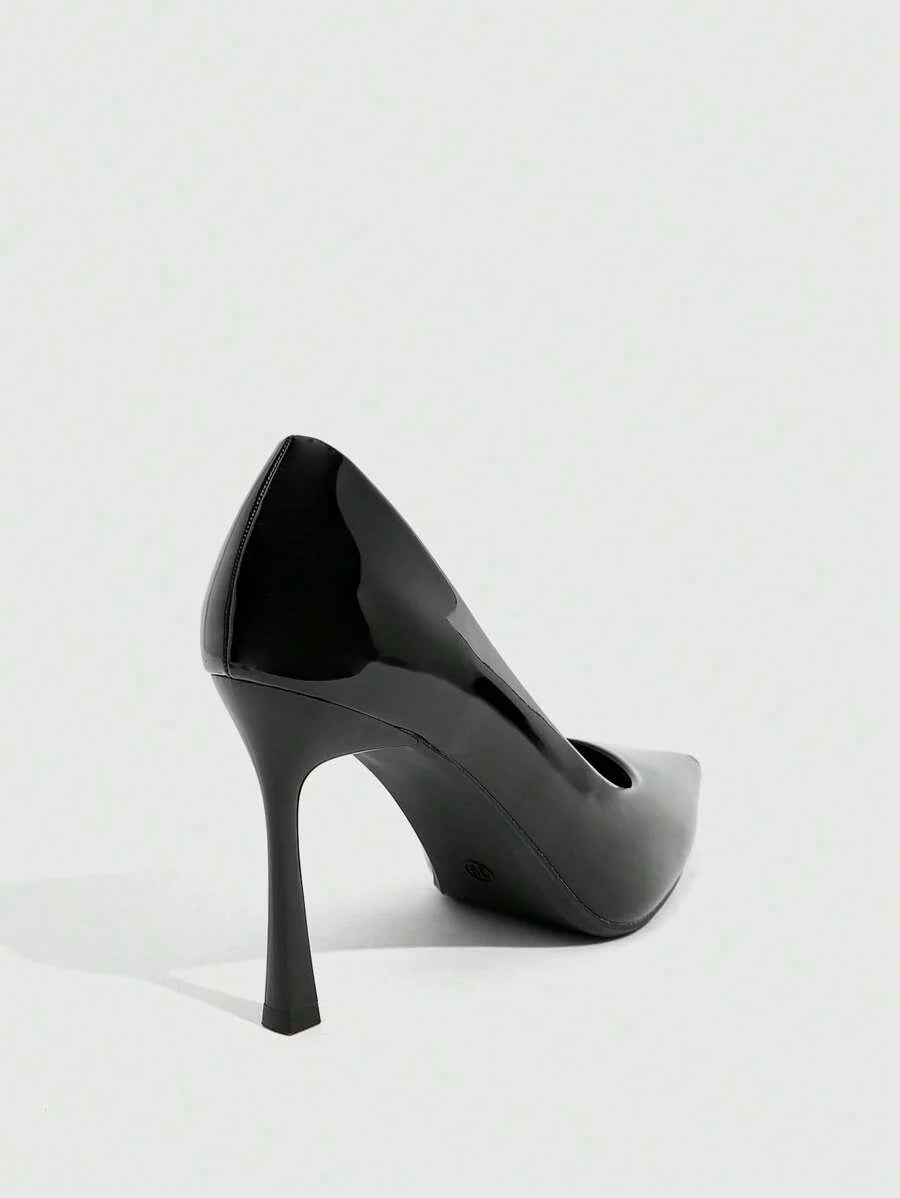 Eleganta pumps med spetsig tå