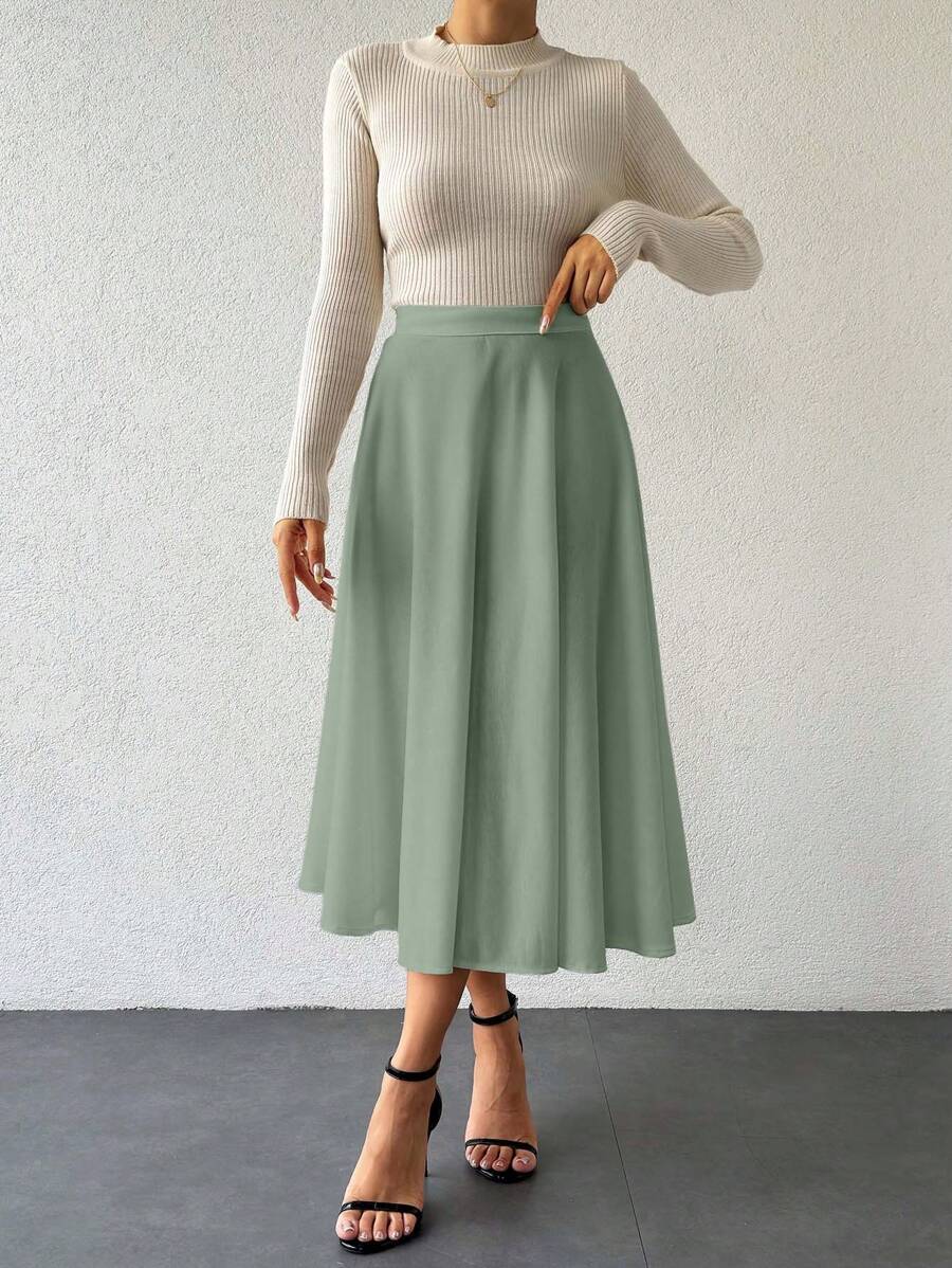 Klassisk medellång kjol