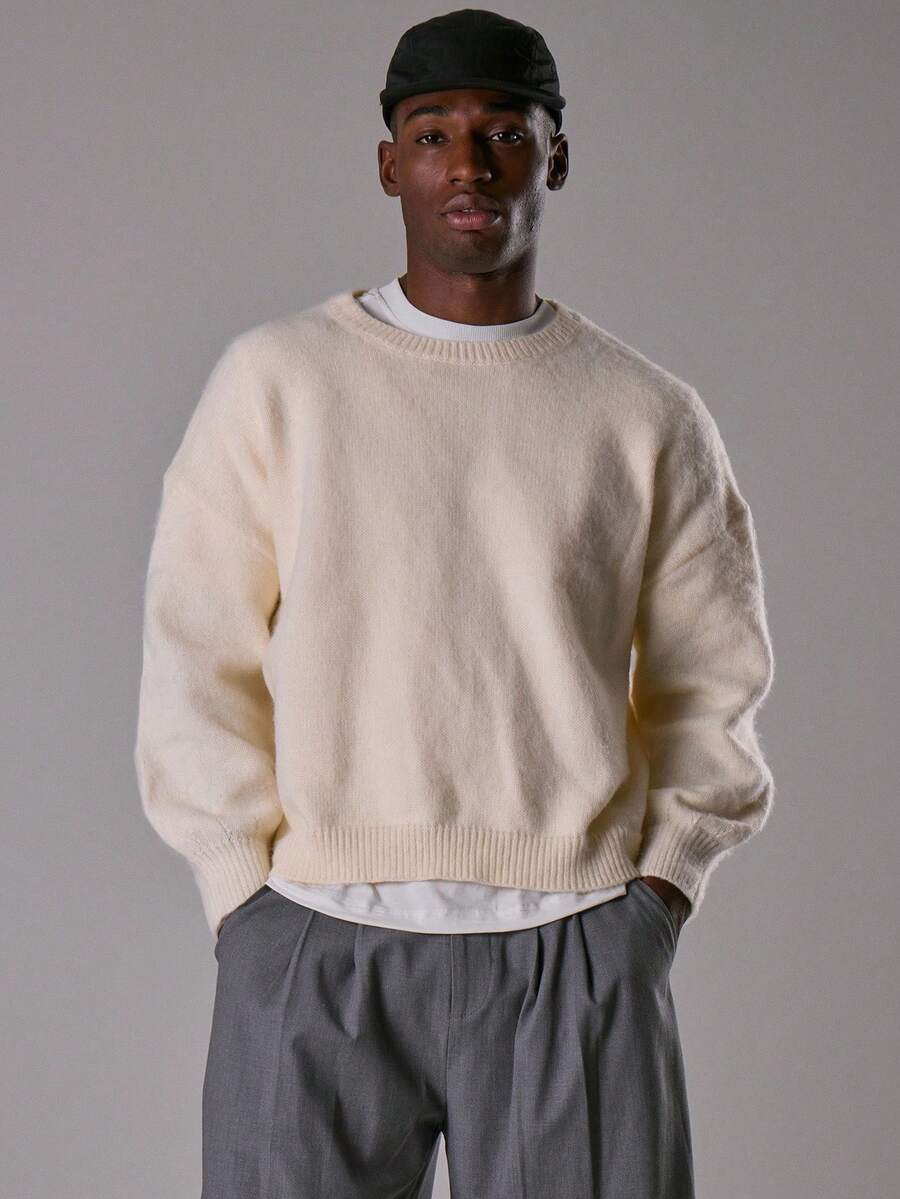 Stickad oversize mohairtröja med rund hals