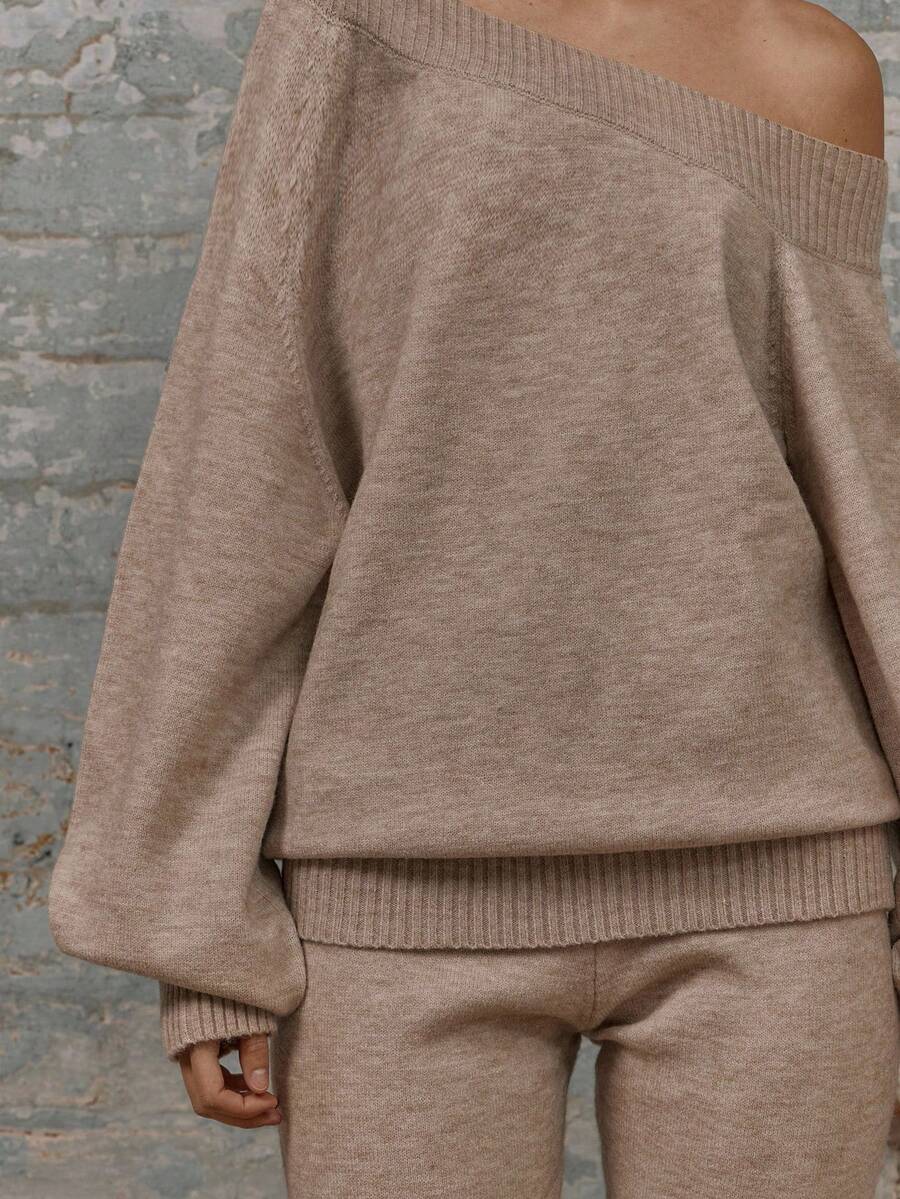 Asymmetrisk ribbstickad topp