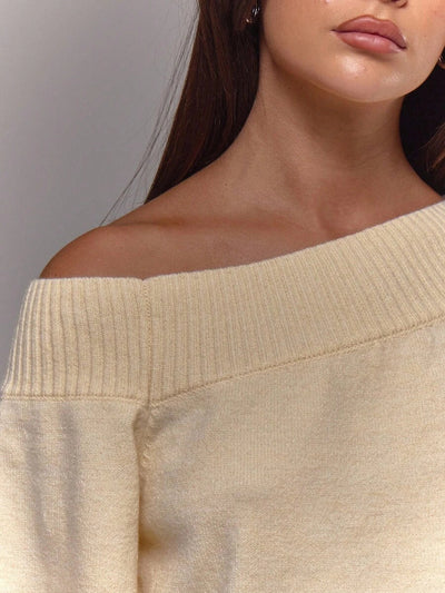 Asymmetrisk ribbstickad topp